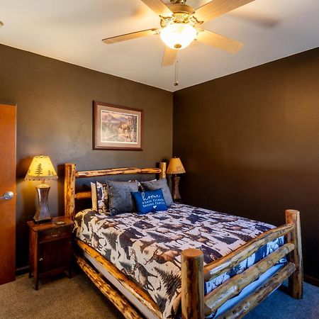 Bison Lodge - Lg Home - 2 Bedrooms - Less Than 5 Miles To Yellowstone North Entrance, Sleeps Up To 8 Gardiner Extérieur photo