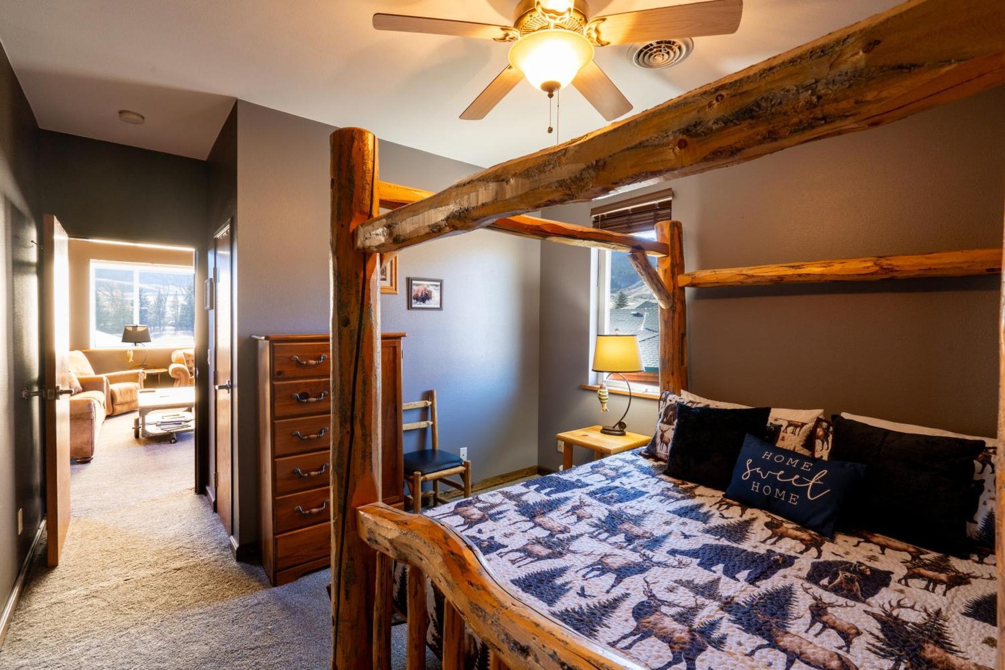 Bison Lodge - Lg Home - 2 Bedrooms - Less Than 5 Miles To Yellowstone North Entrance, Sleeps Up To 8 Gardiner Extérieur photo