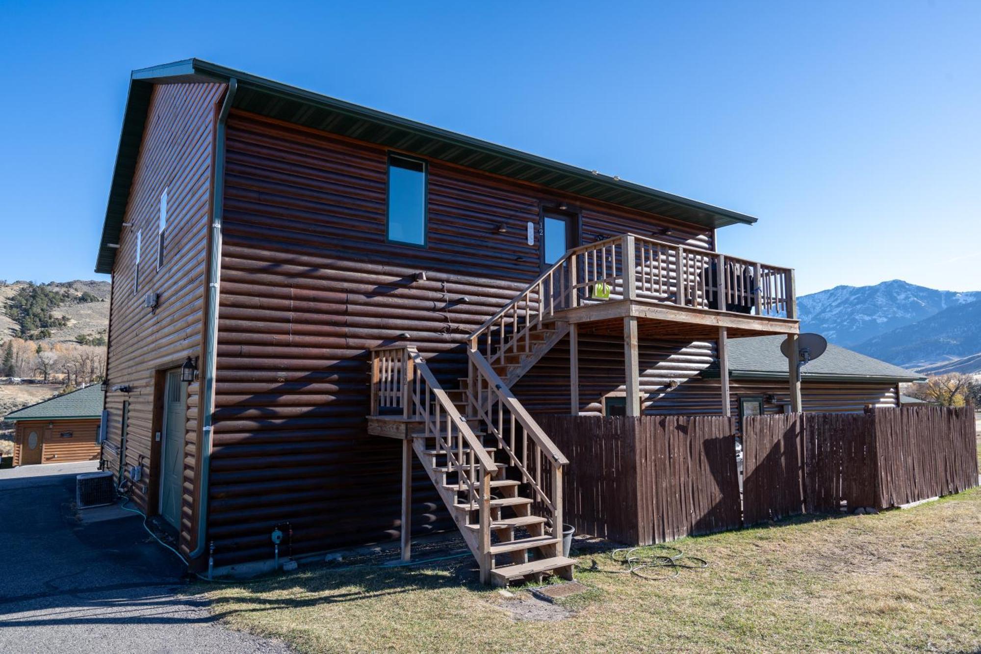 Bison Lodge - Lg Home - 2 Bedrooms - Less Than 5 Miles To Yellowstone North Entrance, Sleeps Up To 8 Gardiner Extérieur photo