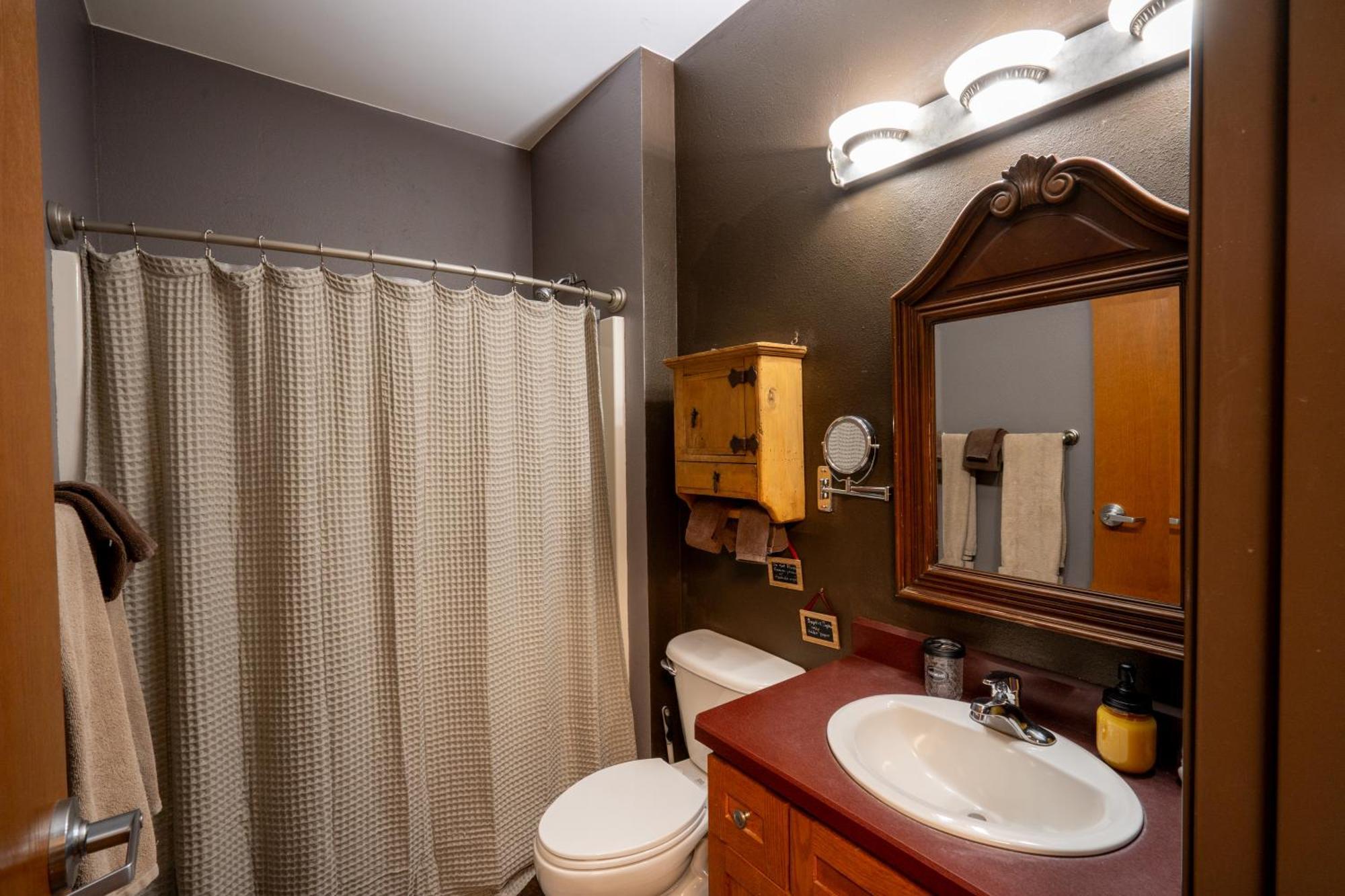 Bison Lodge - Lg Home - 2 Bedrooms - Less Than 5 Miles To Yellowstone North Entrance, Sleeps Up To 8 Gardiner Extérieur photo
