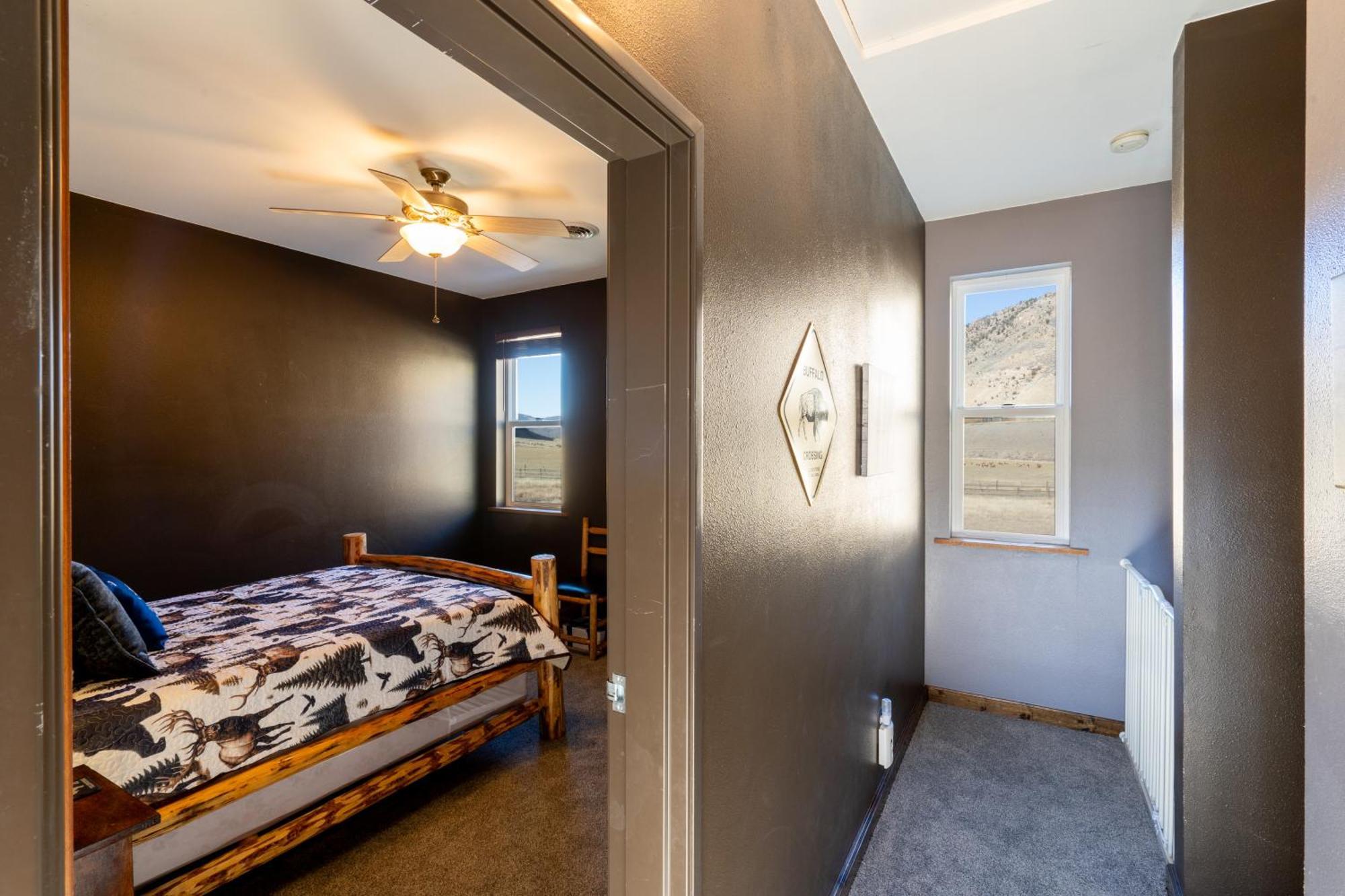 Bison Lodge - Lg Home - 2 Bedrooms - Less Than 5 Miles To Yellowstone North Entrance, Sleeps Up To 8 Gardiner Extérieur photo