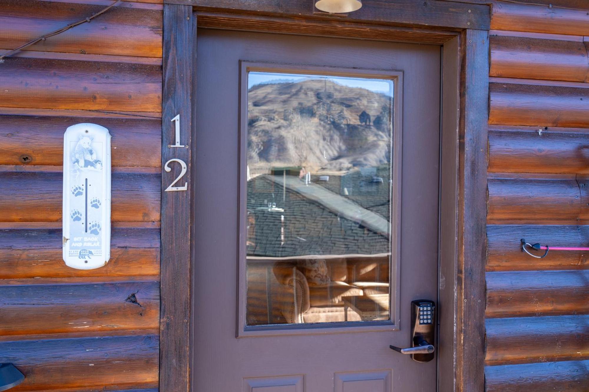 Bison Lodge - Lg Home - 2 Bedrooms - Less Than 5 Miles To Yellowstone North Entrance, Sleeps Up To 8 Gardiner Extérieur photo